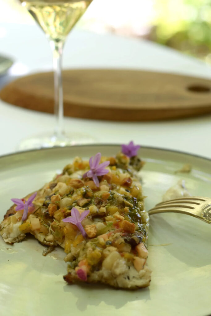 Dorade royale grillée en crapaudine avec vierge mangue-passion