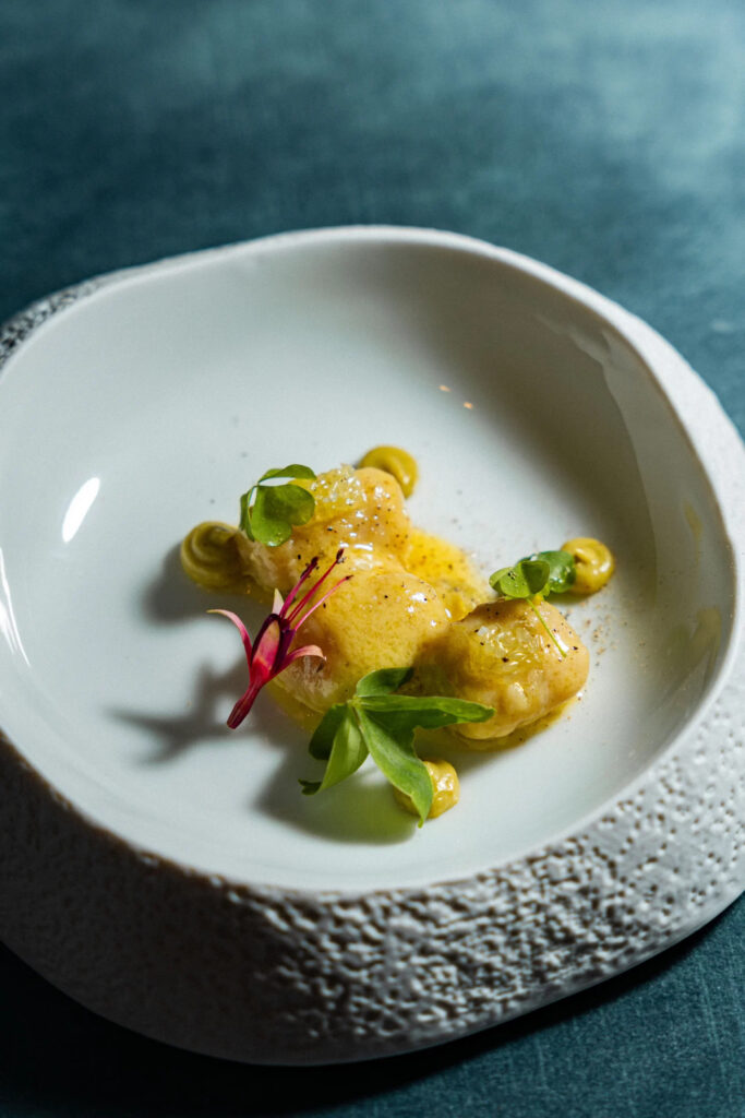 Assiette de gnocchis de pomme de terre au citron