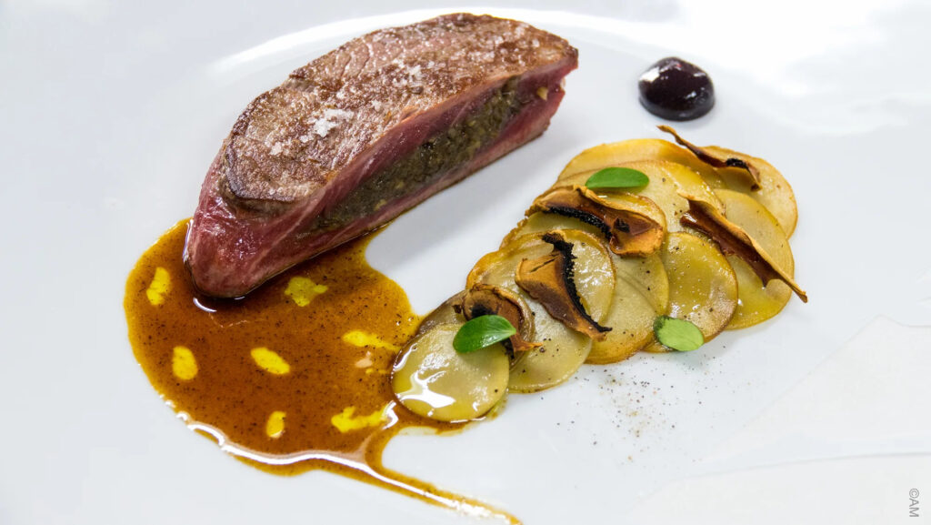 Filet de bœuf farci aux champignons et pulpe de raisin
