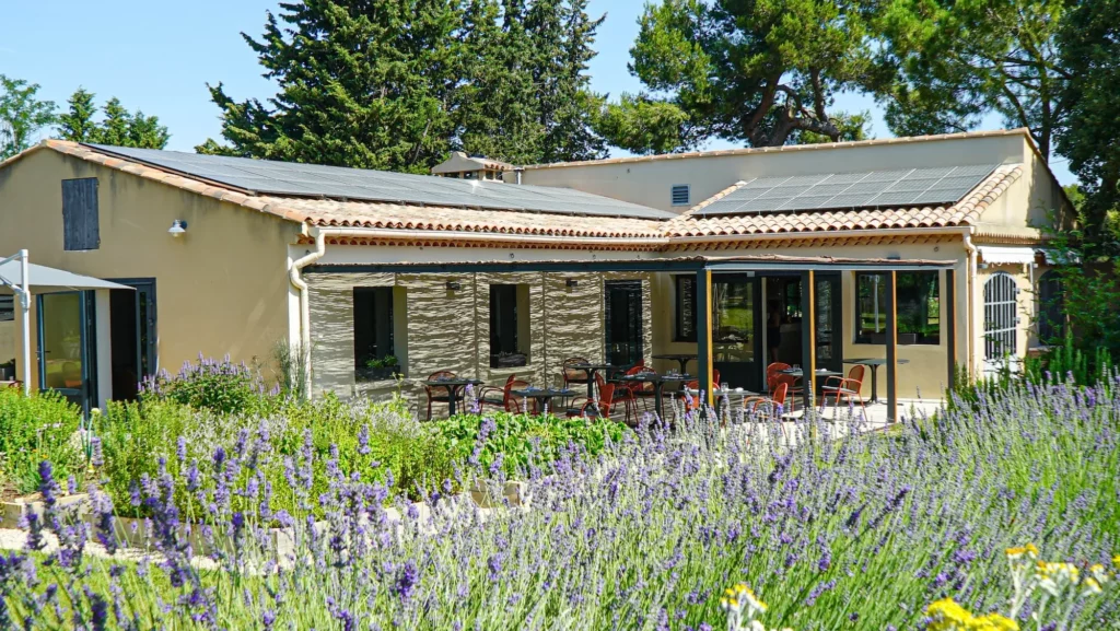 Le Mas Bottero produisant de l’électricité verte à Saint-Cannat