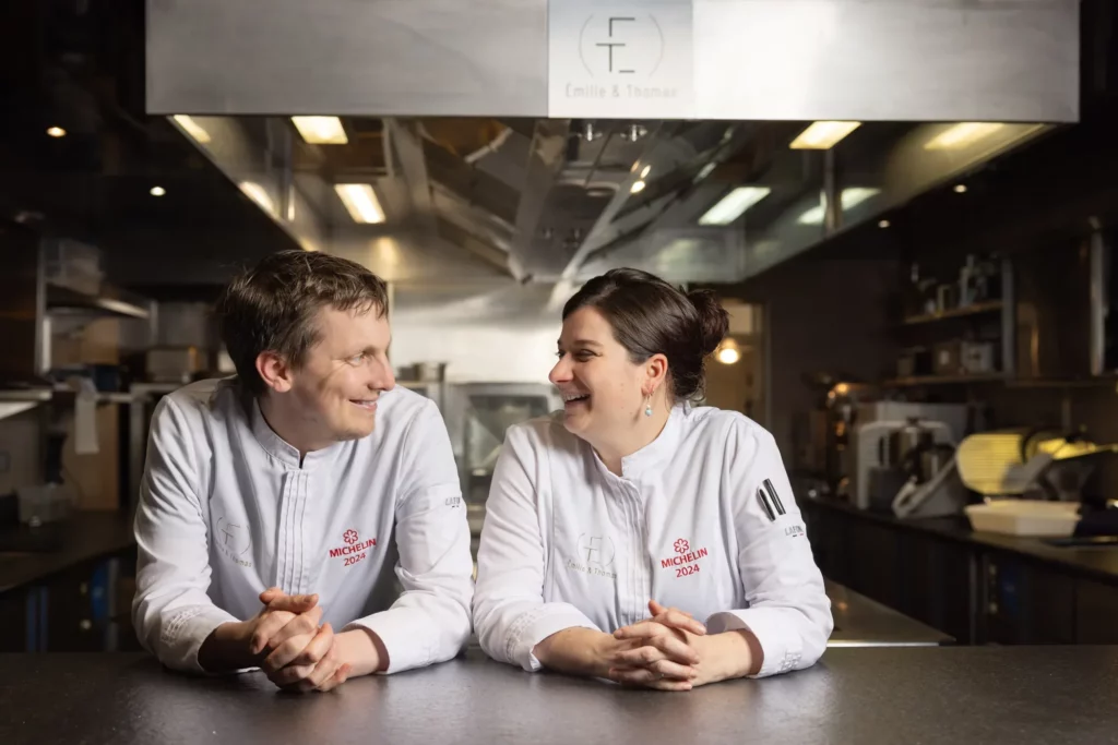 Émilie et Thomas Roussey sublimant l'aubergine au Moulin de Cambelong