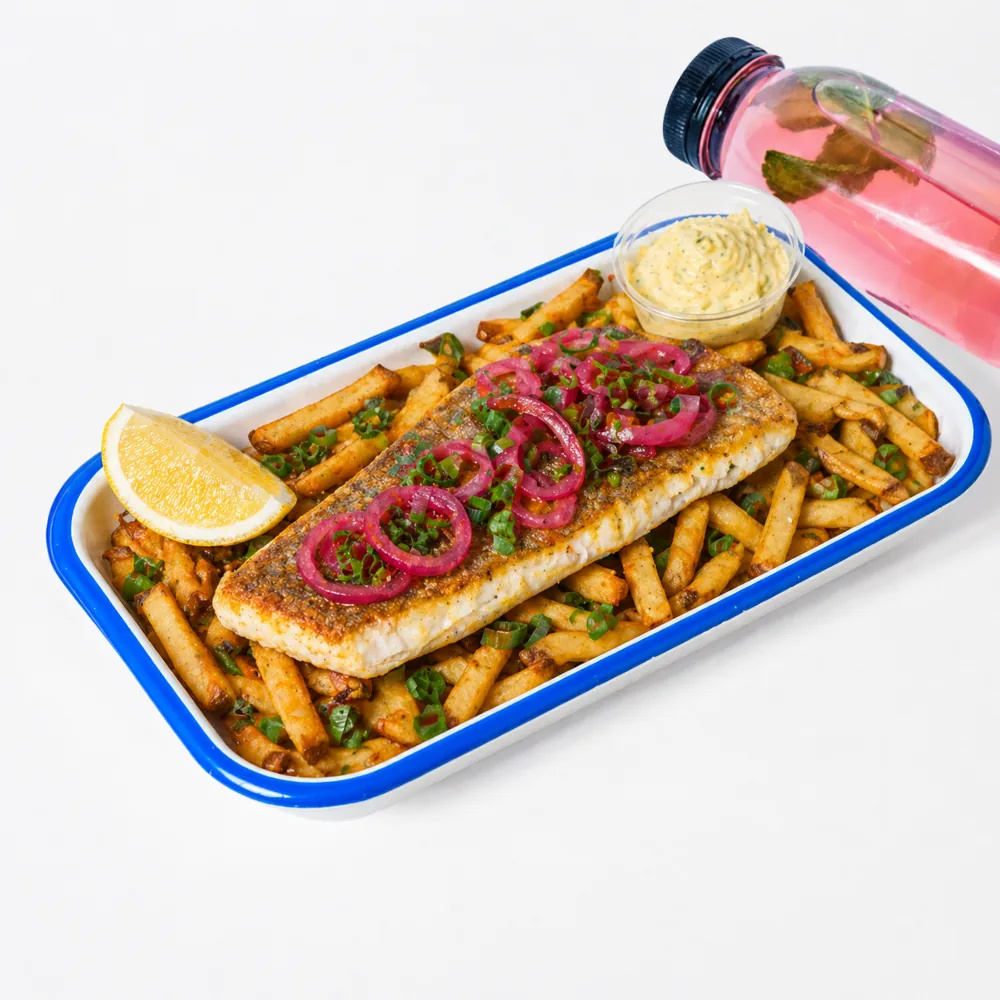 Filets de lieu noir snackés avec frites maison et aïoli