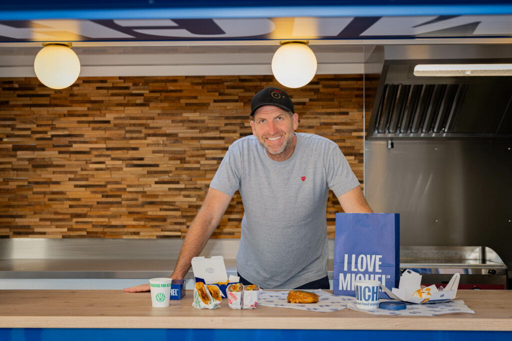 Camion bleu du food-truck Michel d'Alexandre Mazzia à Marseille
