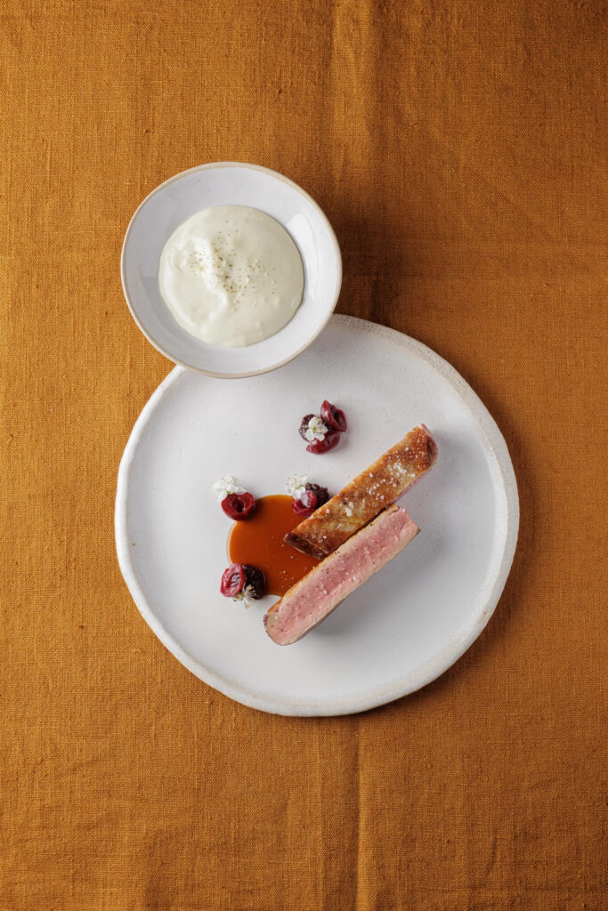 filet de canette aux cerises et pomme fondante