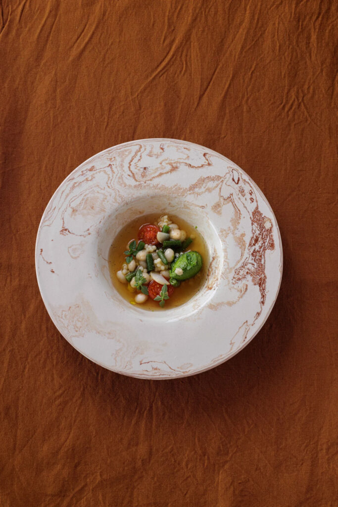 Soupe au pistou dans une assiette creuse